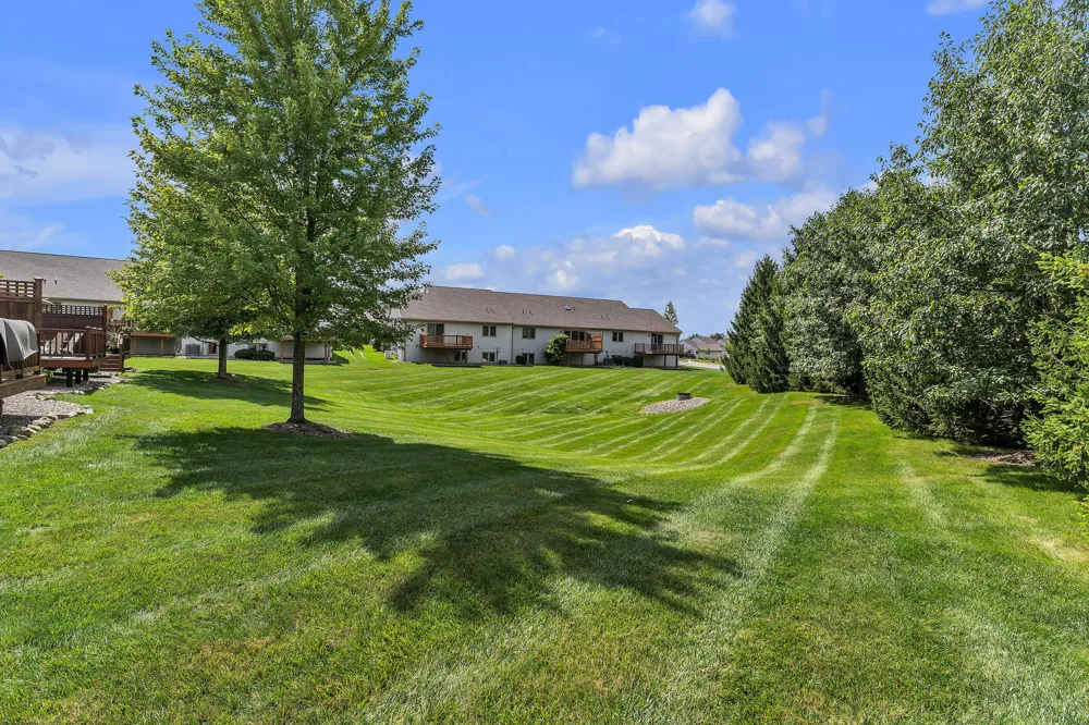 463 Cottonwood Lane Saline City, MI 48176