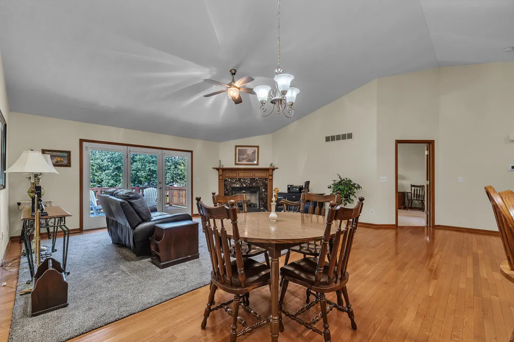 463 Cottonwood Lane Saline City, MI 48176