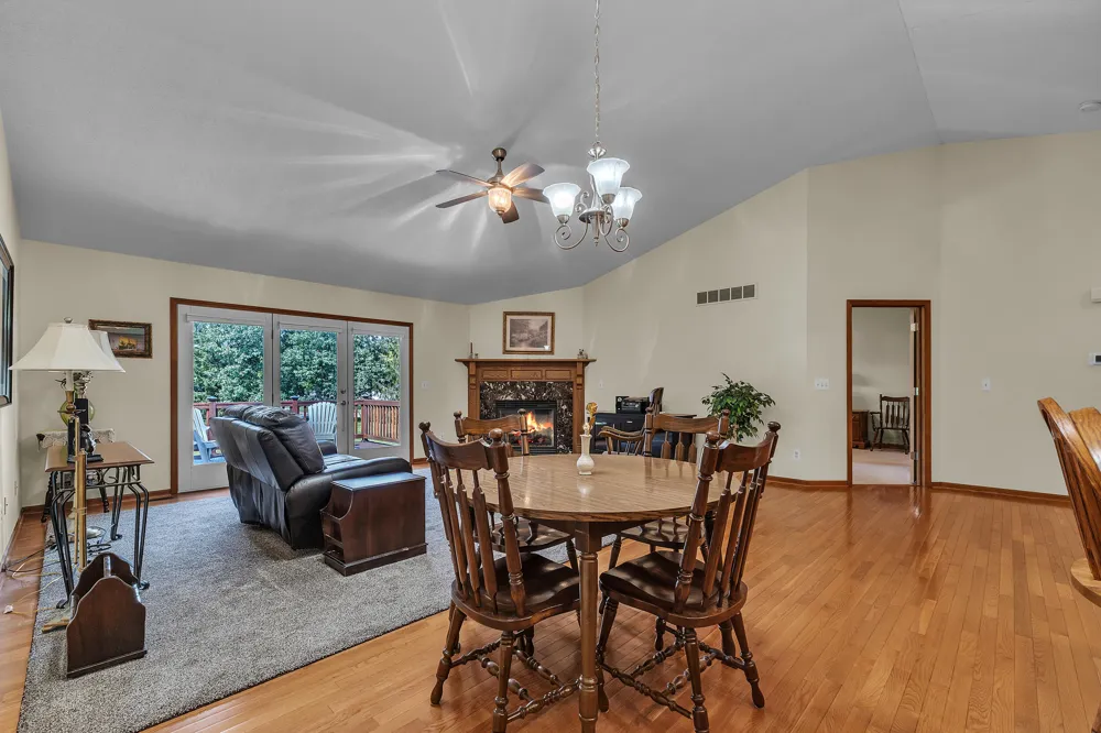 463 Cottonwood Lane Saline City, MI 48176