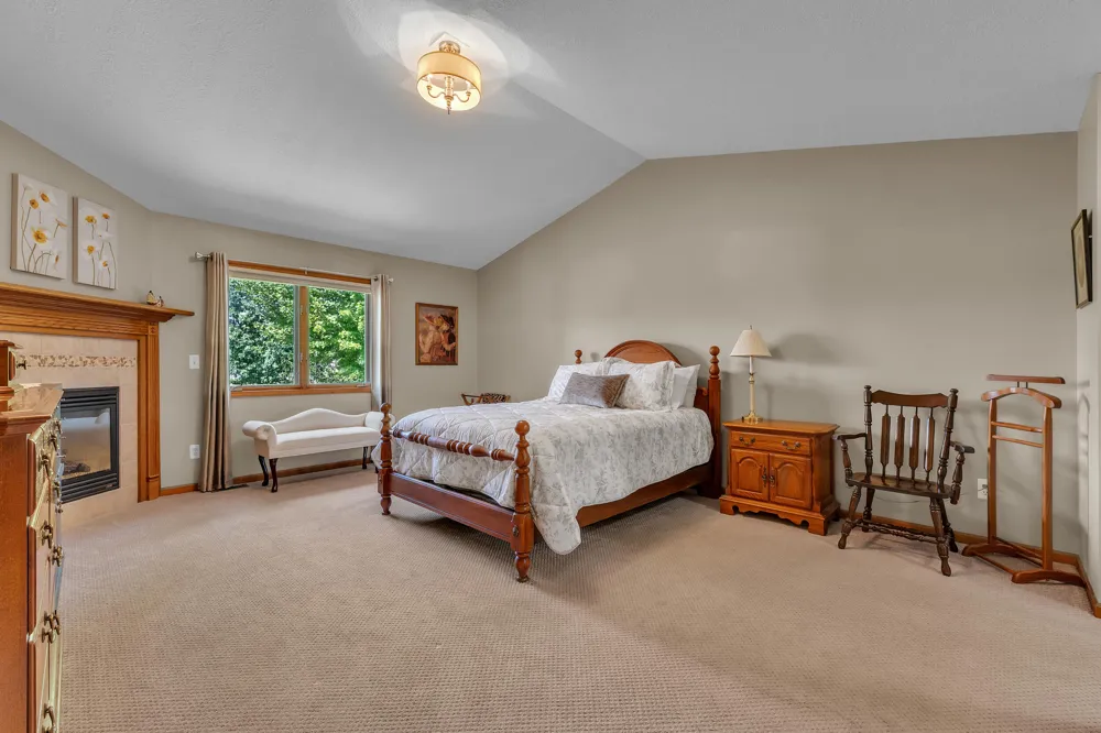 463 Cottonwood Lane Saline City, MI 48176