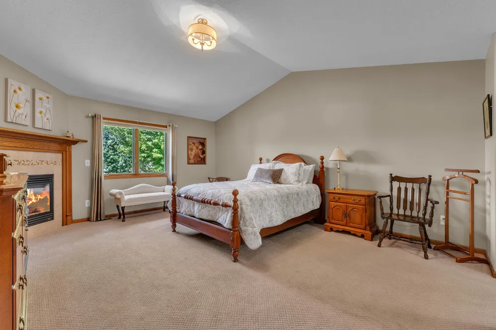 463 Cottonwood Lane Saline City, MI 48176