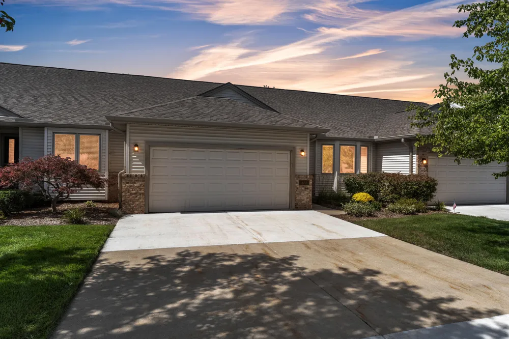 463 Cottonwood Lane Saline City, MI 48176