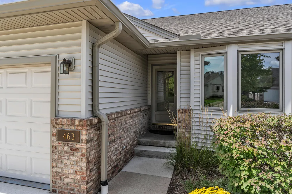 463 Cottonwood Lane Saline City, MI 48176