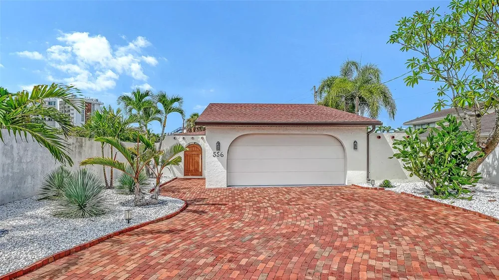 556 WASHINGTON DRIVE Sarasota, FL 34236