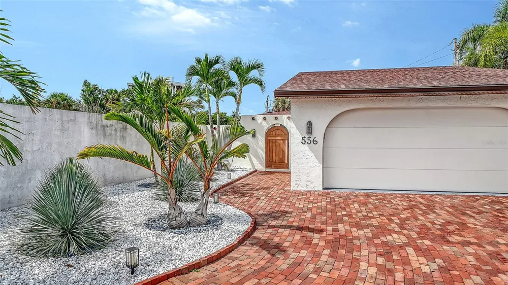 556 WASHINGTON DRIVE Sarasota, FL 34236