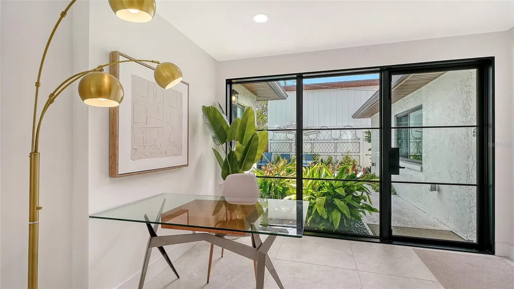 556 WASHINGTON DRIVE Sarasota, FL 34236