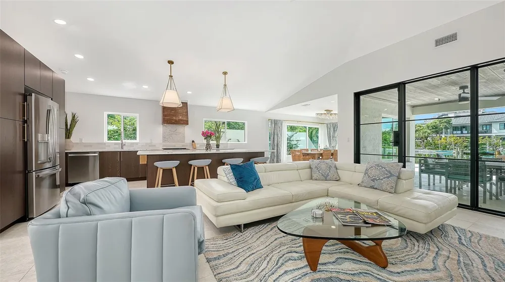 556 WASHINGTON DRIVE Sarasota, FL 34236