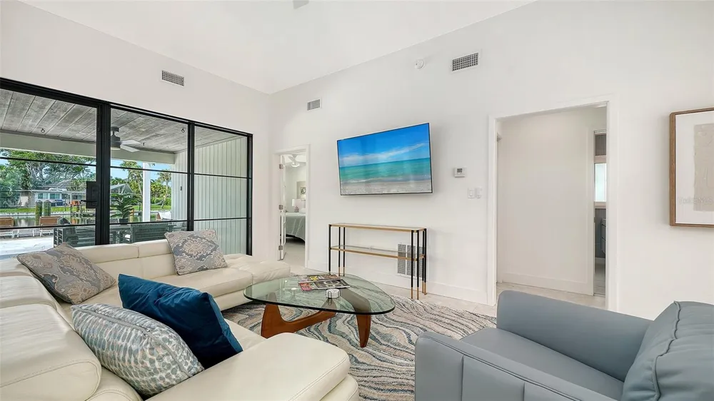 556 WASHINGTON DRIVE Sarasota, FL 34236