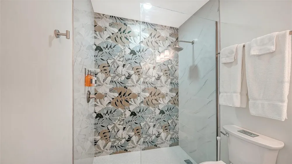 556 WASHINGTON DRIVE Sarasota, FL 34236