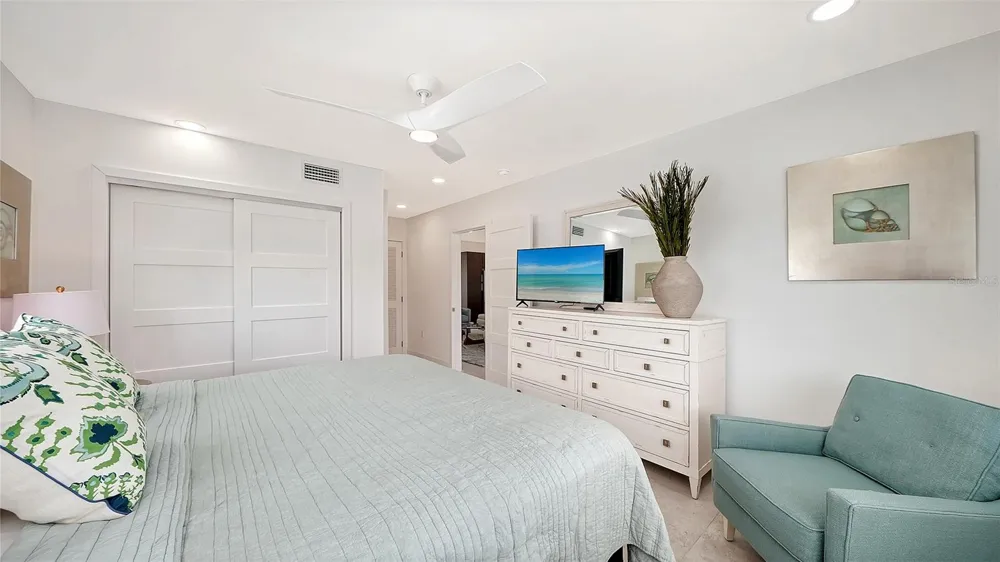 556 WASHINGTON DRIVE Sarasota, FL 34236