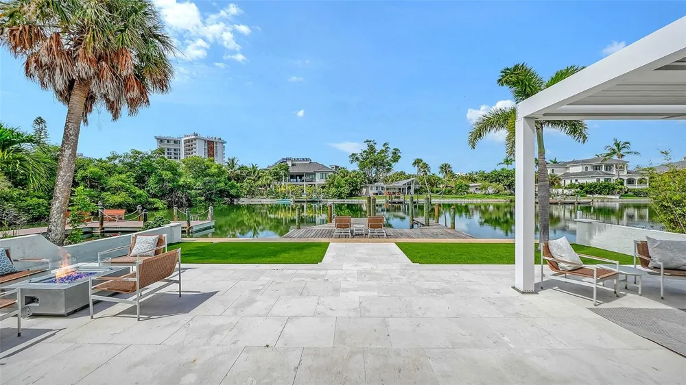 556 WASHINGTON DRIVE Sarasota, FL 34236