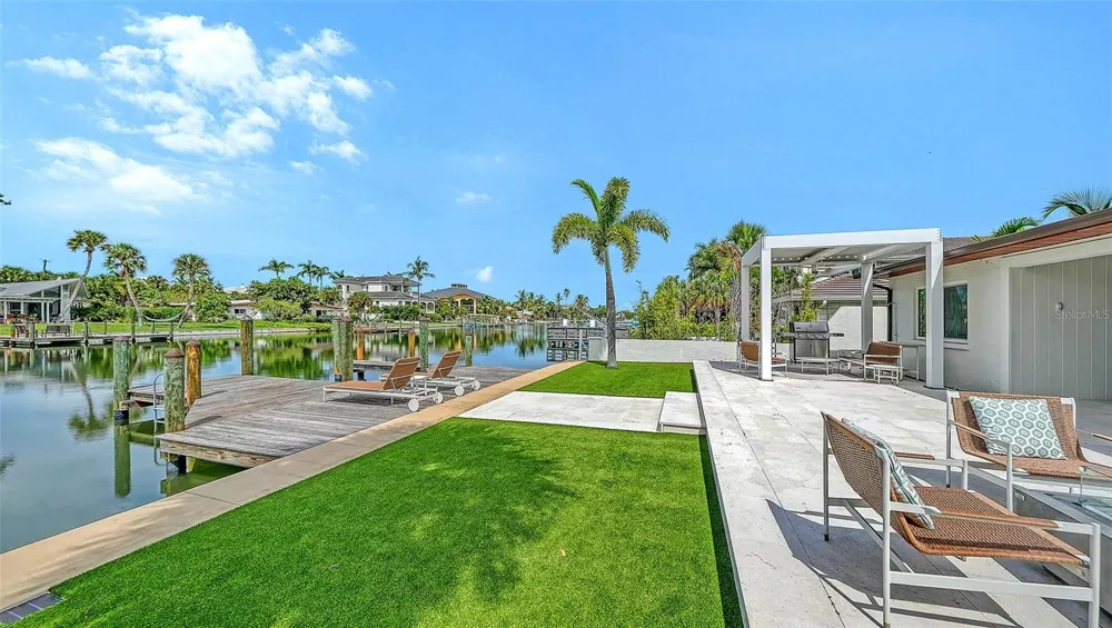556 WASHINGTON DRIVE Sarasota, FL 34236