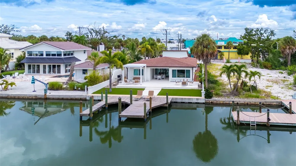 556 WASHINGTON DRIVE Sarasota, FL 34236