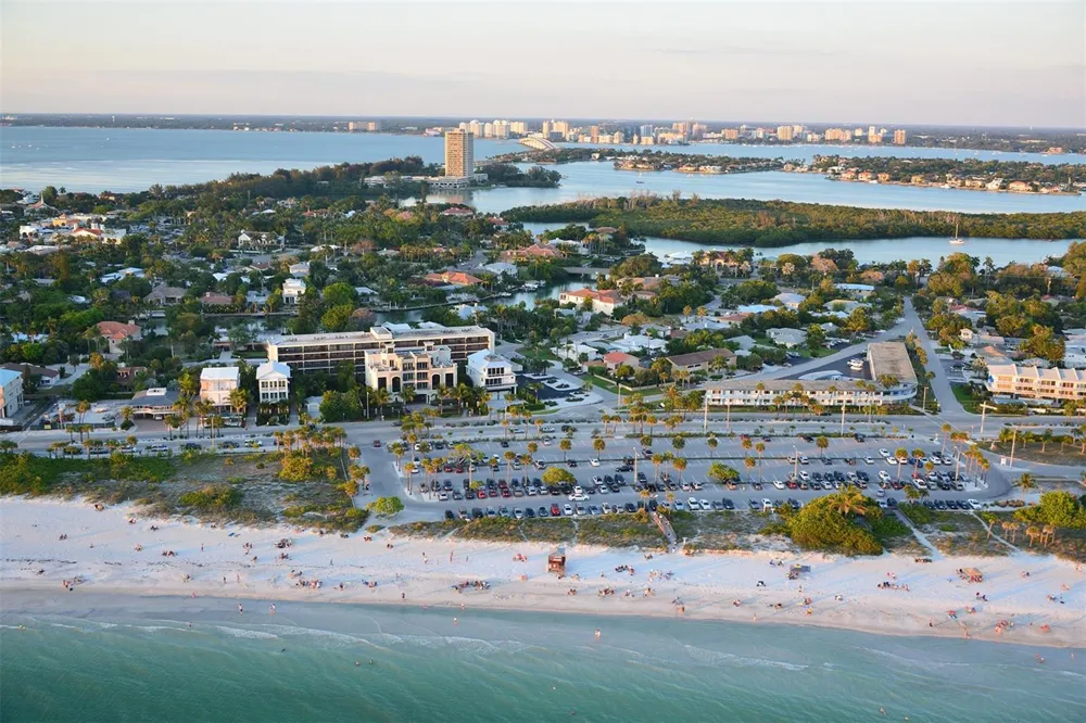 556 WASHINGTON DRIVE Sarasota, FL 34236