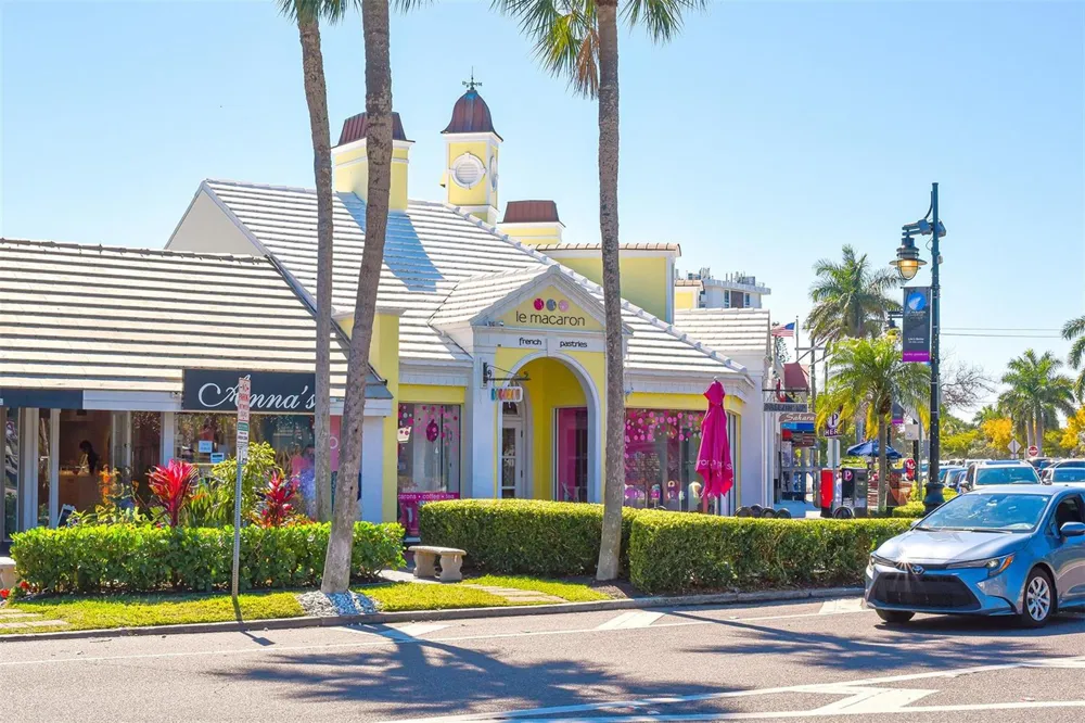 556 WASHINGTON DRIVE Sarasota, FL 34236