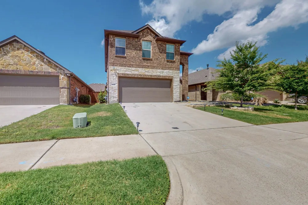 2166 Hobby Drive Forney, TX 75126