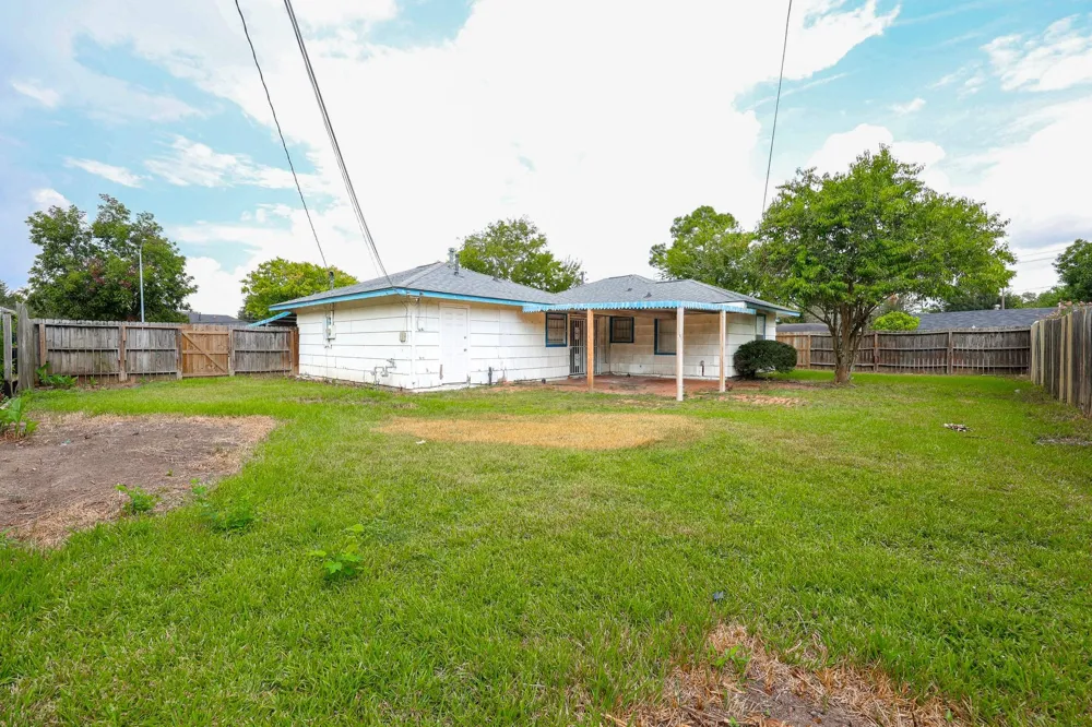 6002 Doulton Drive Hockley, TX 77033