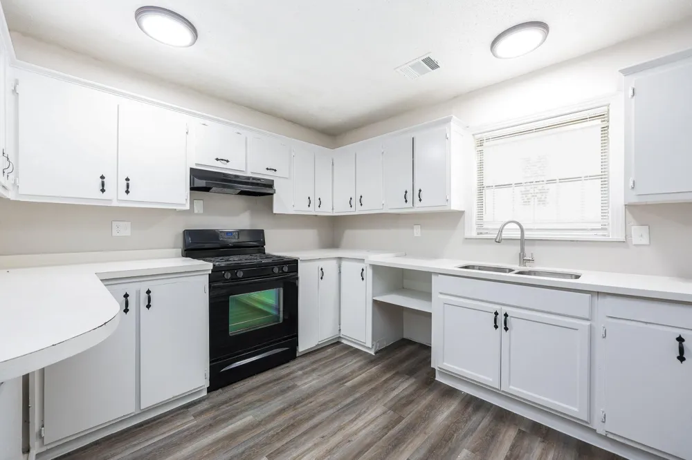 6002 Doulton Drive Hockley, TX 77033