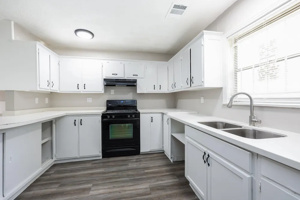6002 Doulton Drive Hockley, TX 77033