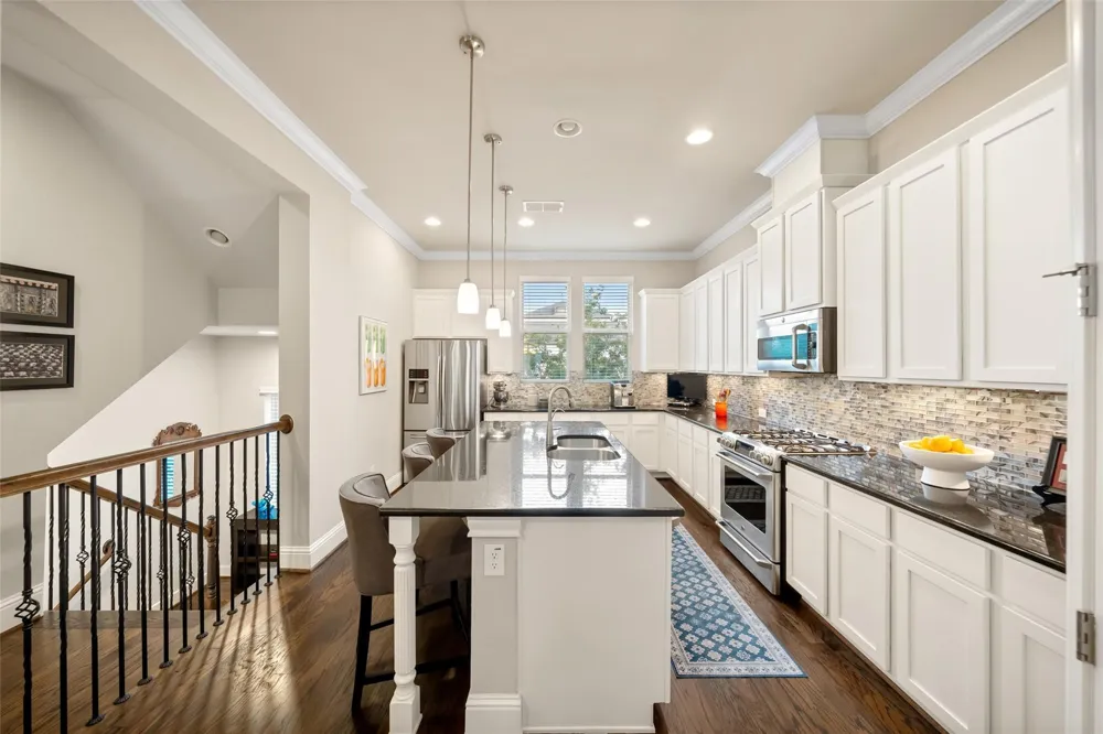 6005 Kansas Street #B Houston, TX 77007