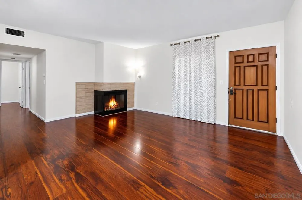 4550 Glacier #7 San Diego, CA 92108