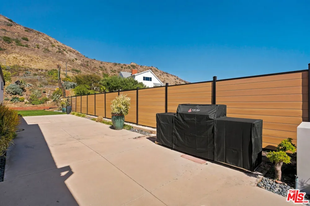 20345 Seaboard Road Malibu, CA 90265
