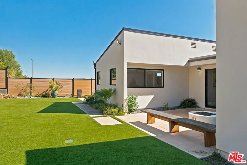 20345 Seaboard Road Malibu, CA 90265