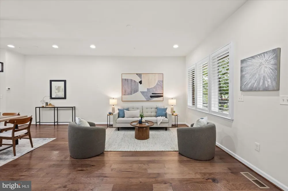 130 CAMBRIA WALK Alexandria, VA 22304