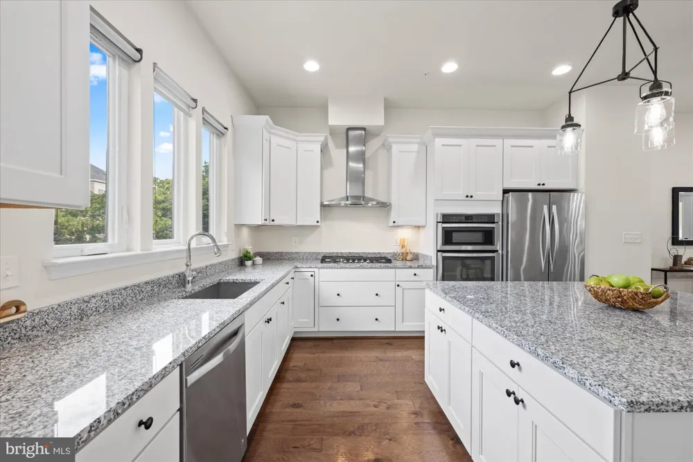 130 CAMBRIA WALK Alexandria, VA 22304