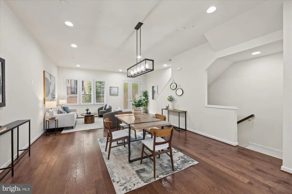 130 CAMBRIA WALK Alexandria, VA 22304