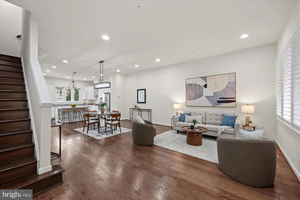 130 CAMBRIA WALK Alexandria, VA 22304