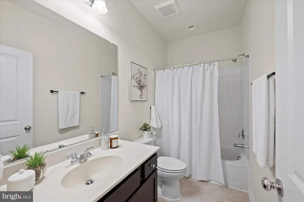 130 CAMBRIA WALK Alexandria, VA 22304