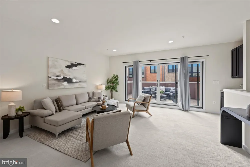 130 CAMBRIA WALK Alexandria, VA 22304