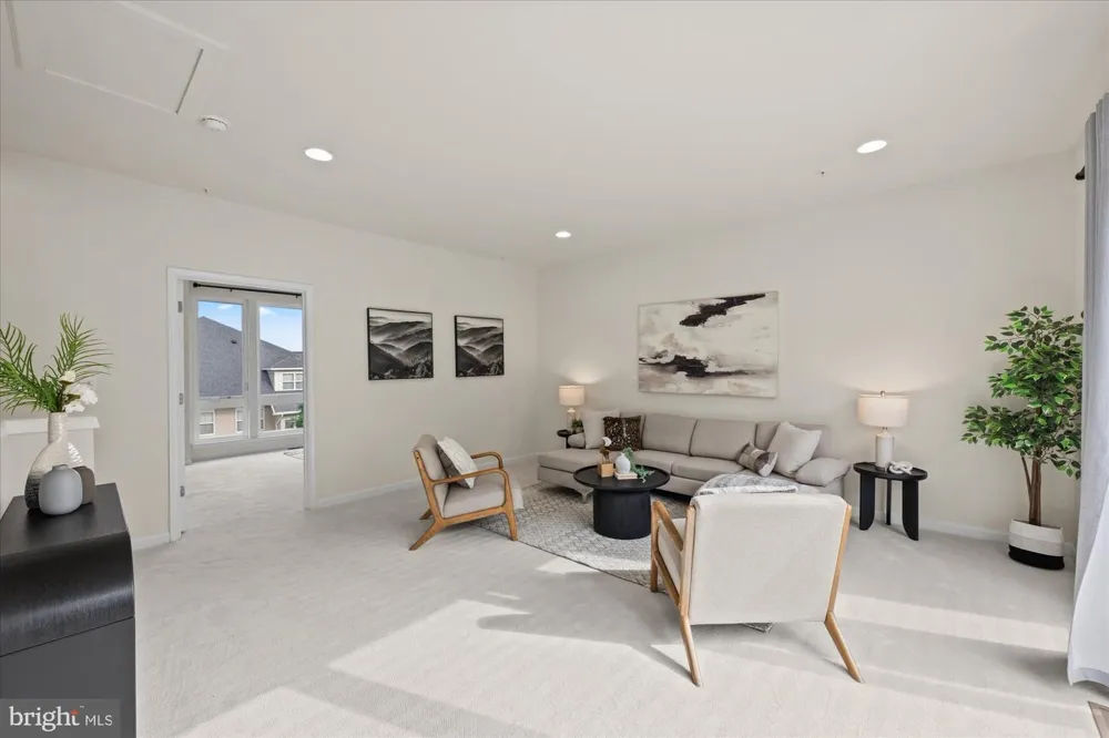 130 CAMBRIA WALK Alexandria, VA 22304