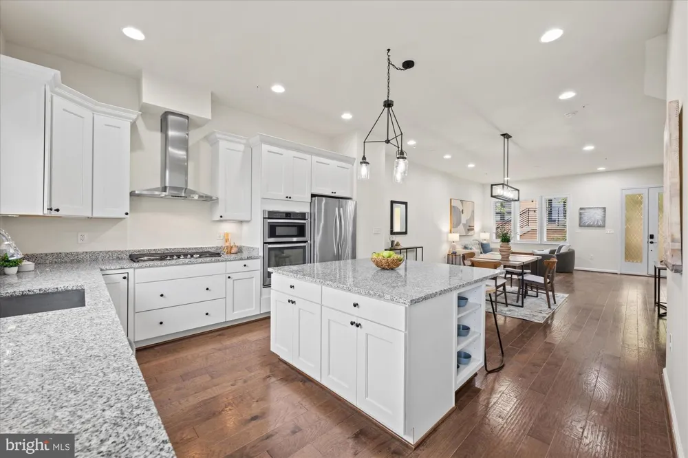 130 CAMBRIA WALK Alexandria, VA 22304