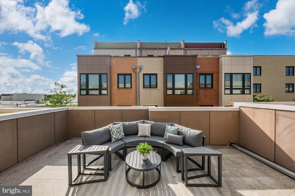 130 CAMBRIA WALK Alexandria, VA 22304