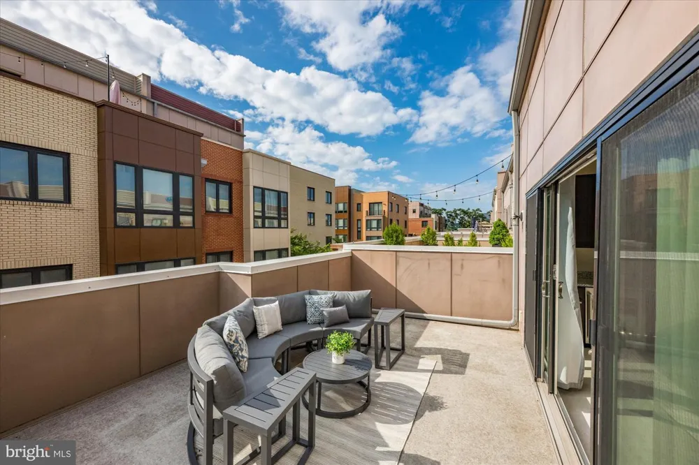 130 CAMBRIA WALK Alexandria, VA 22304