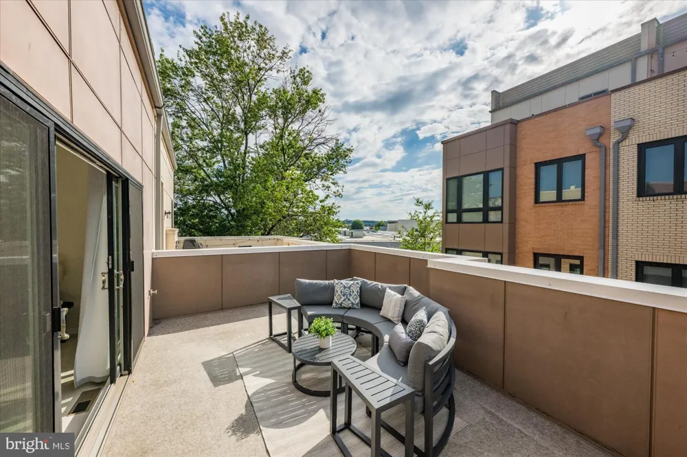 130 CAMBRIA WALK Alexandria, VA 22304