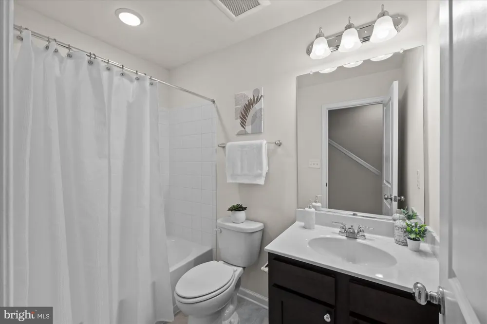 130 CAMBRIA WALK Alexandria, VA 22304