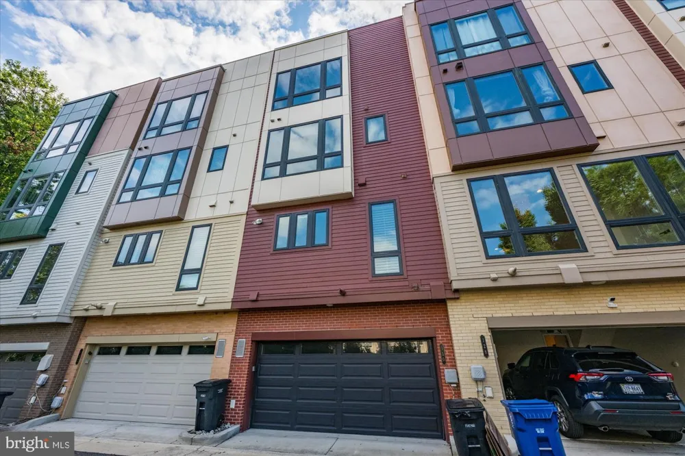 130 CAMBRIA WALK Alexandria, VA 22304