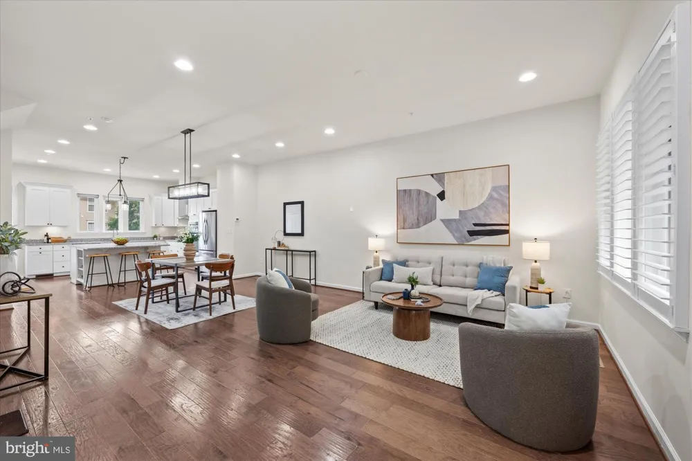 130 CAMBRIA WALK Alexandria, VA 22304