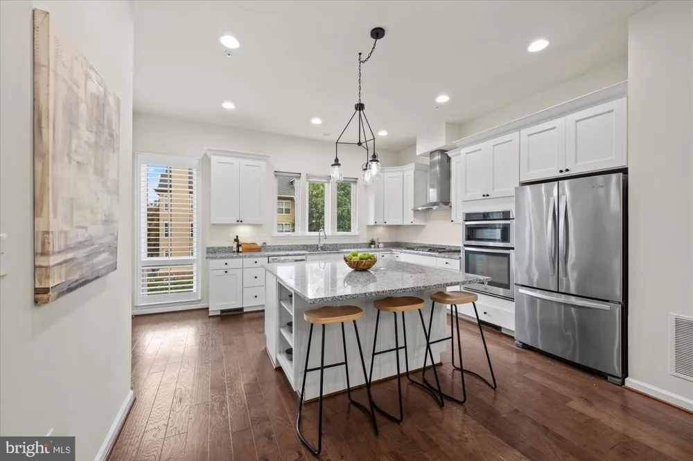 130 CAMBRIA WALK Alexandria, VA 22304