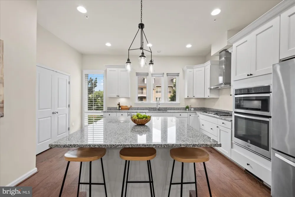 130 CAMBRIA WALK Alexandria, VA 22304
