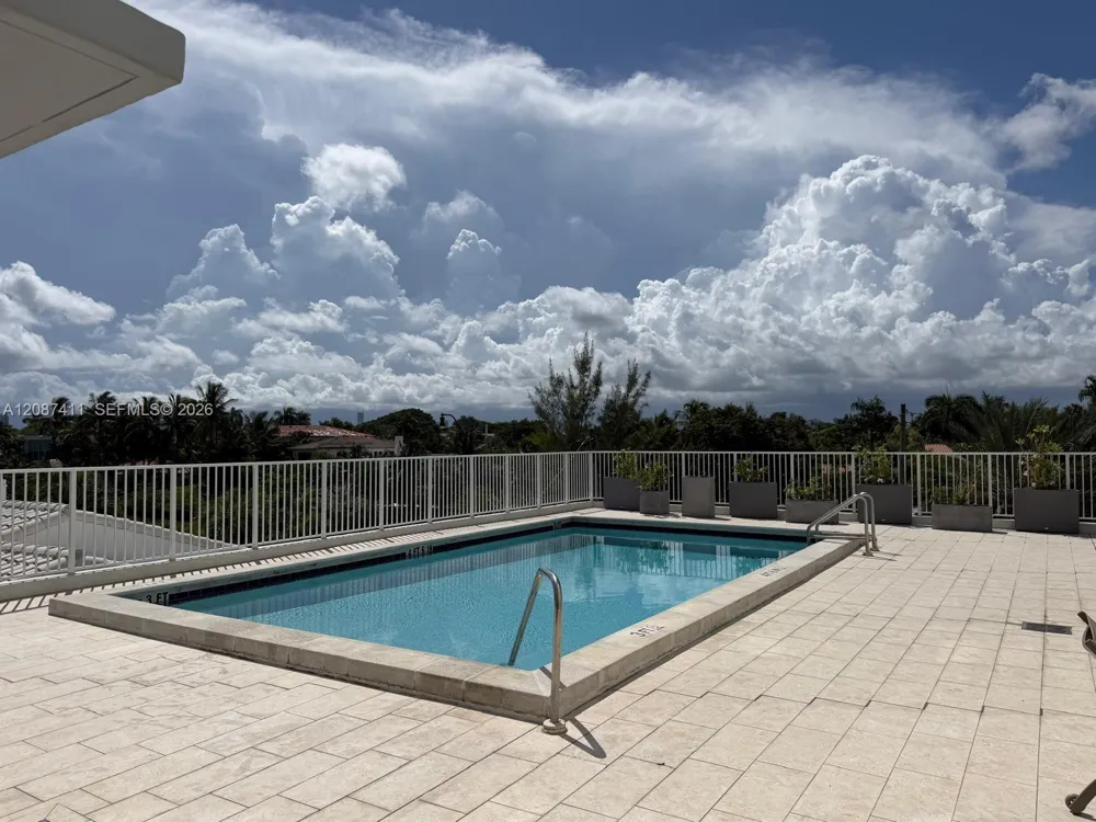 2829 Indian Creek Dr #804 Miami Beach, FL 33140