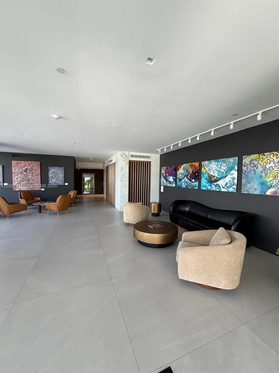 2829 Indian Creek Dr #804 Miami Beach, FL 33140