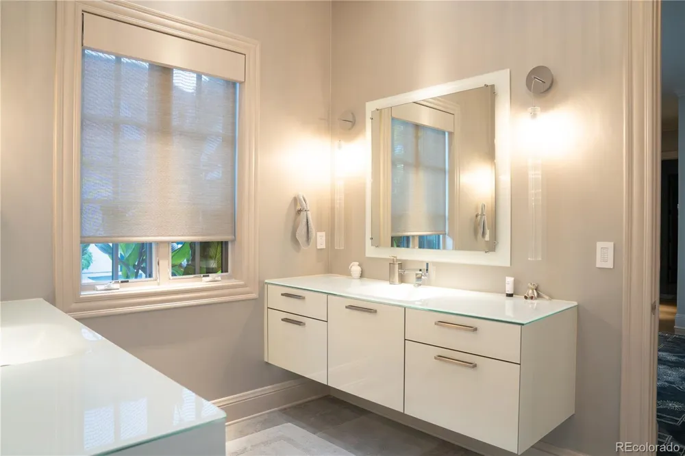 190 S Glencoe Street #R Denver, CO 80246