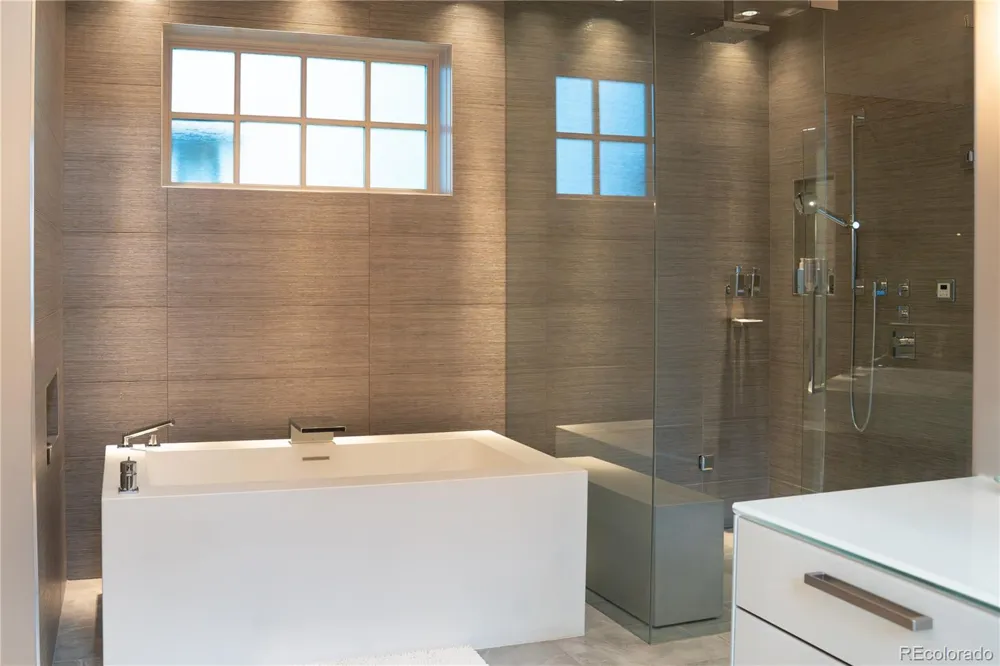 190 S Glencoe Street #R Denver, CO 80246
