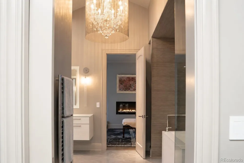 190 S Glencoe Street #R Denver, CO 80246