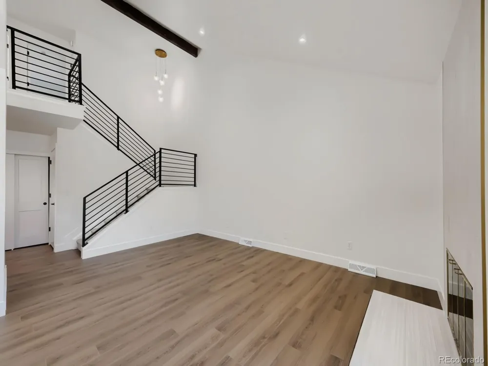2813 S Xanadu Way Aurora, CO 80014