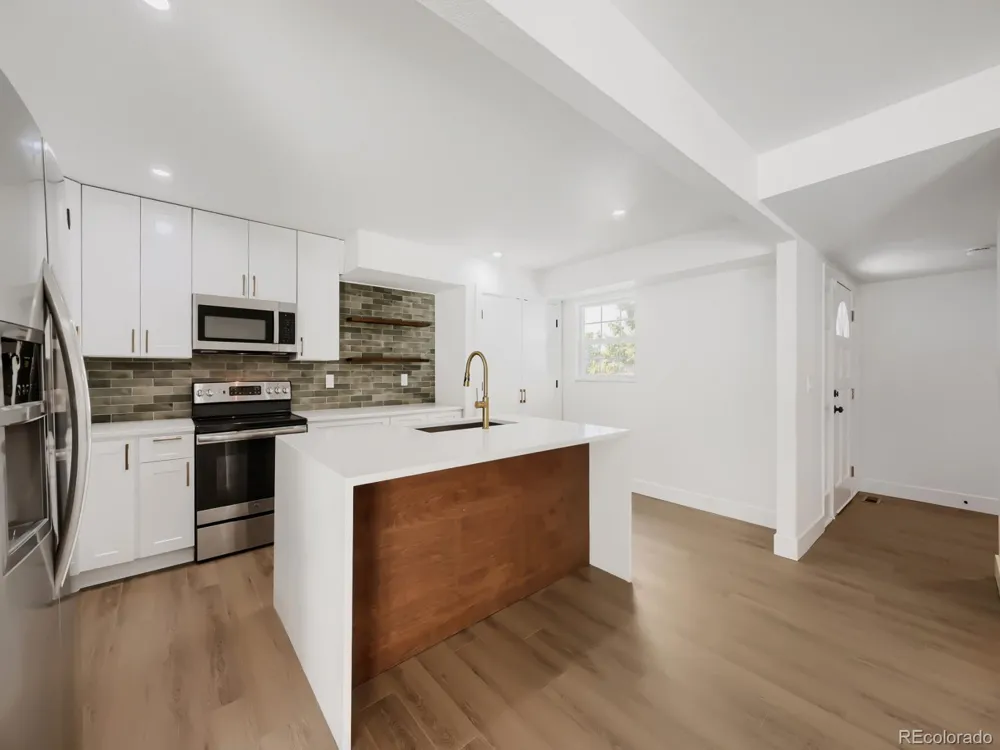 2813 S Xanadu Way Aurora, CO 80014